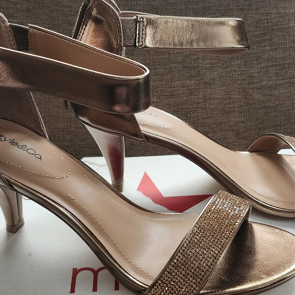NIB Style & Co. Women's Gold Heeled Sandals